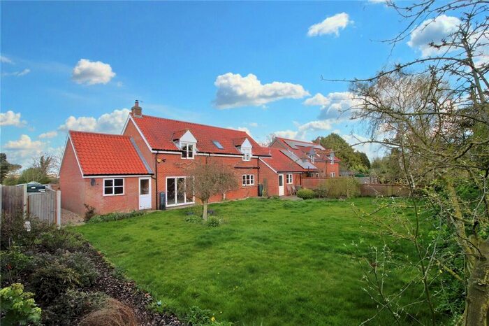 4 Bedroom Link Detached House To Rent In Low Road, Norton Subcourse, Norwich, Norfolk, NR14