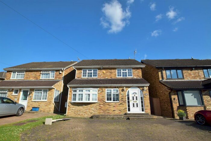 4 Bedroom Detached House To Rent In Coldharbour Lane, Bushey, WD23