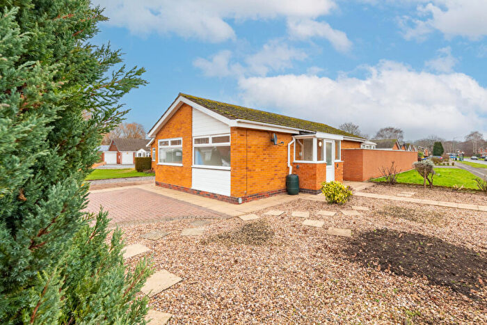 2 Bedroom Detached Bungalow For Sale In Hebden Avenue, Warwick, CV34