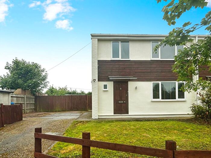 3 Bedroom Semi-Detached House To Rent In Whites Lane, Datchet, SL3