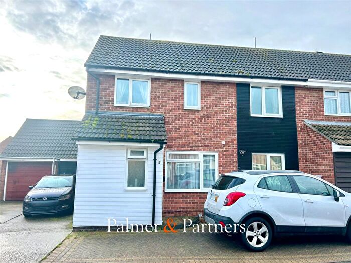 3 Bedroom Semi Detached House For Sale In Lupin Way, Clacton-on-Sea, Essex, CO16