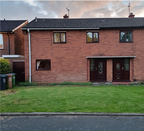 3 Bedroom Town House To Rent In Tennyson Road, Willenhall, B30