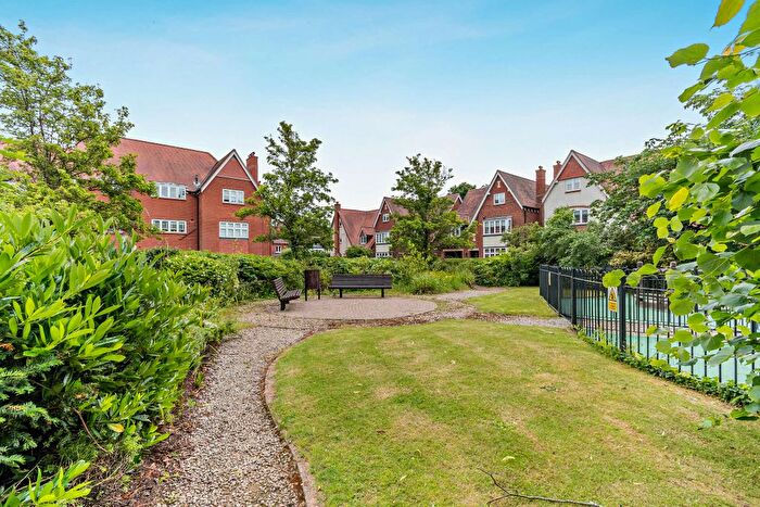 2 Bedroom Flat For Sale In Ref: Pp - Priory House, Manor Park Close, Moseley, B13