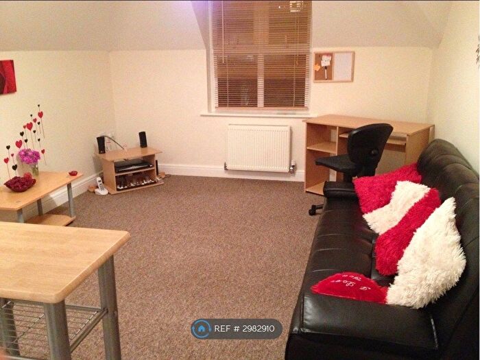 1 Bedroom Flat To Rent In Richmond Park Road, Bournemouth, BH8