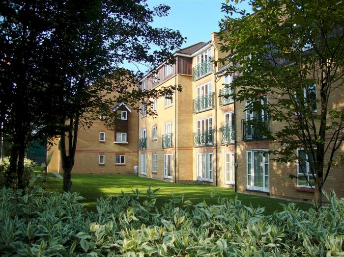 2 Bedroom Flat To Rent In Faraday Road, Guildford, GU1