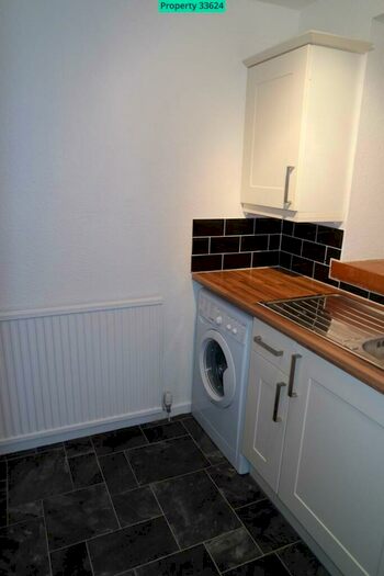 2 Bedroom Flat To Rent In Main Street, Perth, PH2