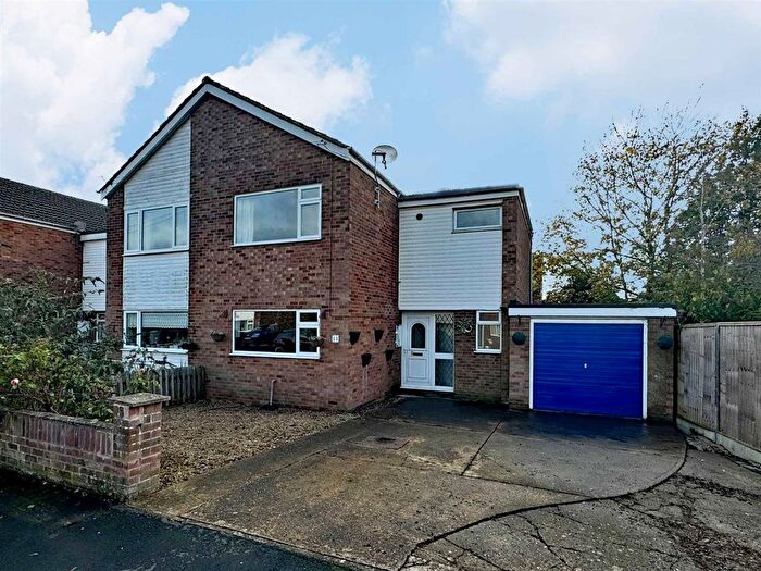 3 Bedroom Semi-Detached House To Rent In Darwin Close, Stamford, PE9