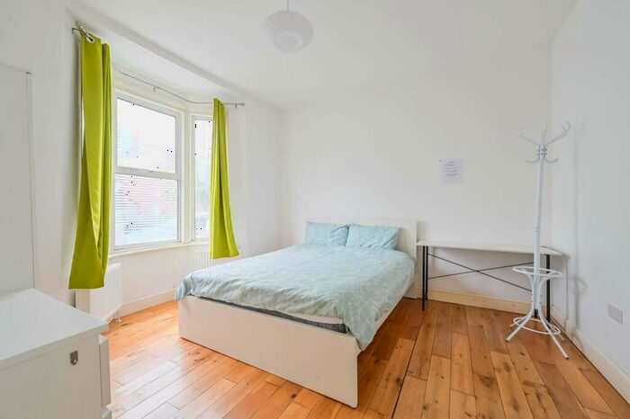 6 Bedroom Terraced House To Rent In Portree Street, Tower Hamlets, London, E14