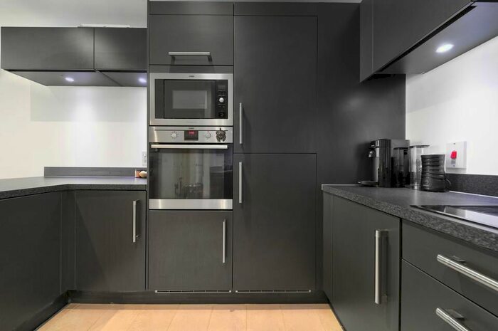 2 Bedroom Flat For Sale In Harford Street, London, E1