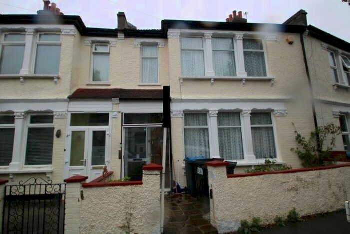 5 Bedroom Property To Rent In Capri Road, Croydon, CR0