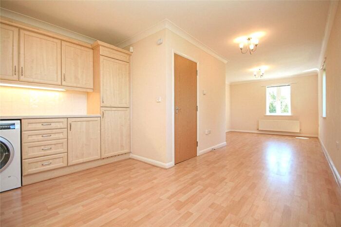 2 Bedroom Flat To Rent In Wade Court, Cheltenham, Glos, GL51