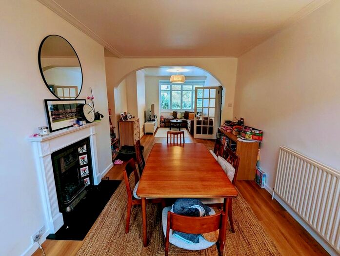 3 Bedroom Terraced House To Rent In Ruskin Walk, Herne Hill, London, SE24