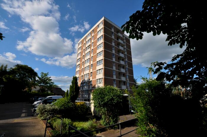 1 Bedroom Flat To Rent In Mount Court, The Mount, Guildford GU2