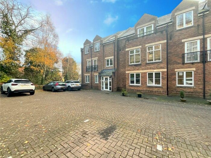 2 Bedroom Flat To Rent In Caversham Place, Sutton Coldfield, West Midlands, B73