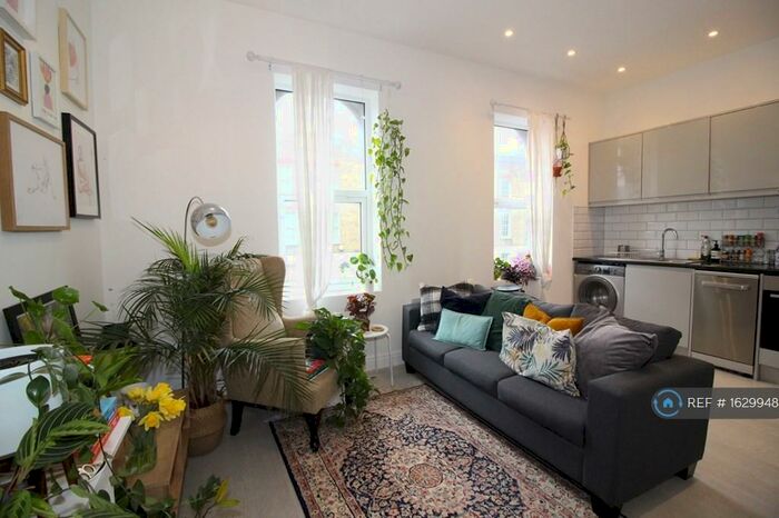 2 Bedroom Flat To Rent In Dalston Lane, London, E8