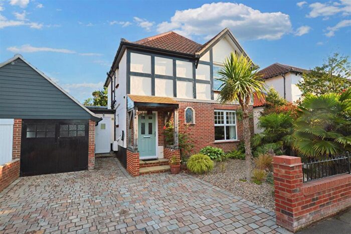 4 Bedroom Detached House For Sale In The Rise. Sheringham, NR26