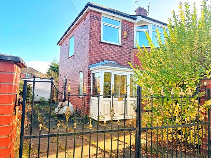 3 Bedroom Semi Detached House For Sale In West Avenue, New Moston, Manchester, Greater Manchester, M40