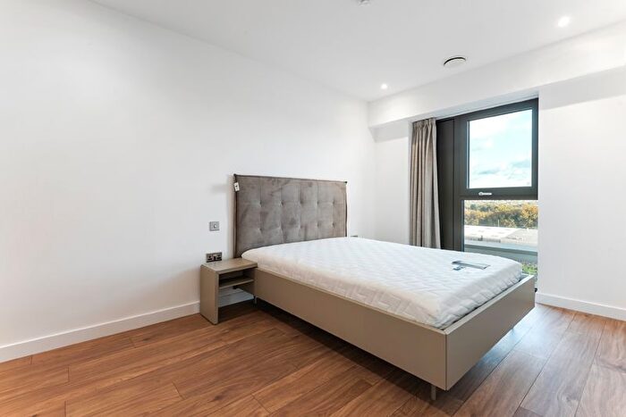 1 Bedroom Flat To Rent In Uncle Acton, Victoria Road, London, W3