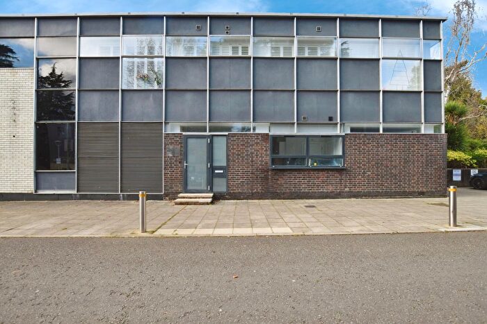 1 Bedroom Flat To Rent In Newsom Place, Hatfield Road, St Albans, AL1