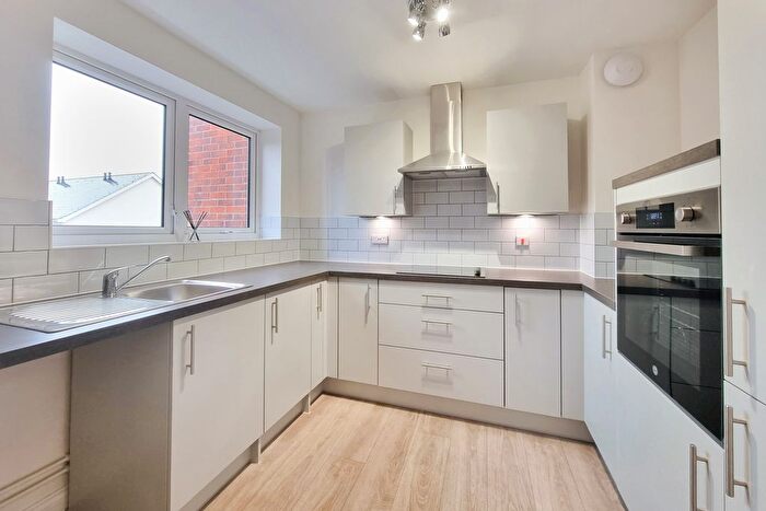 1 Bedroom Flat For Sale In Drayton, Hampshire, PO6