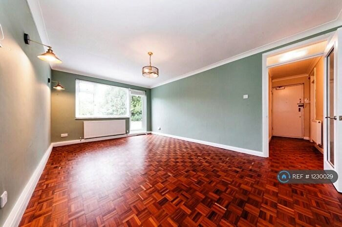 2 Bedroom Flat To Rent In Embassy Gardens, Beckenham, BR3