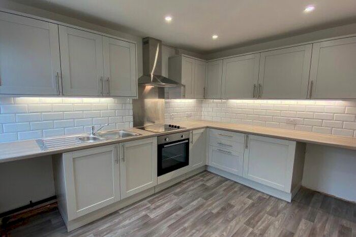 2 Bedroom Flat To Rent In High Street, Chesterfield, S45