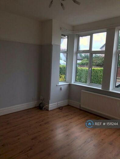 1 Bedroom Flat To Rent In Genesta Road, Westcliff-On-Sea, SS0