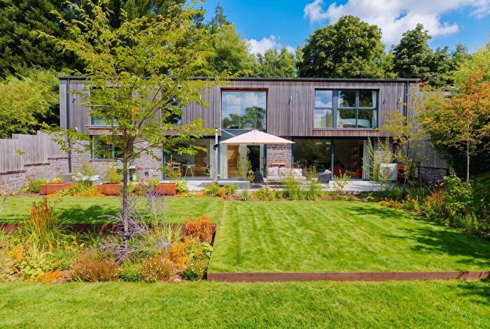 4 Bedroom Detached House For Sale In Exeter Road, Crediton, EX17