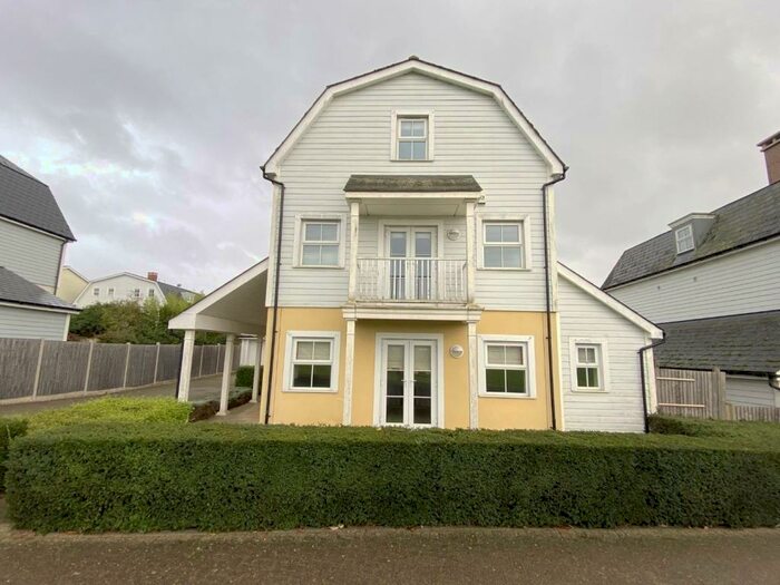 5 Bedroom House To Rent In Sherbrooke Way, Worcester Park, KT4