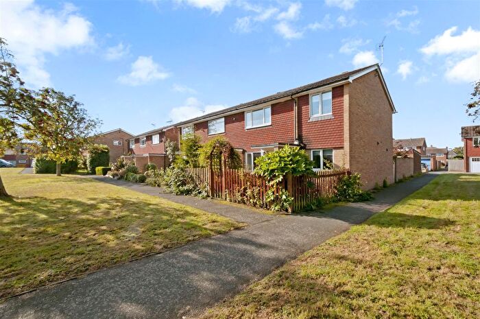 4 Bedroom End Of Terrace House To Rent In Golding Gardens, East Peckham, Tonbridge, TN12