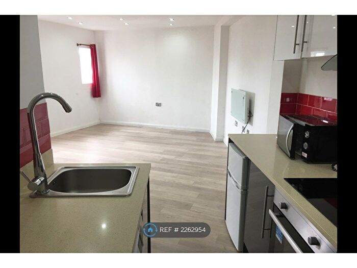 Studio To Rent In Harpur Street, Bedford, MK40