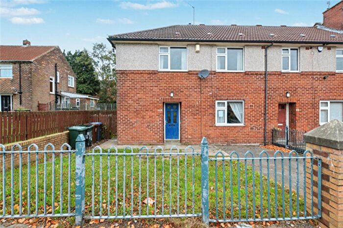 4 Bedroom End Of Terrace House For Sale In Dawnay Road, Bradford, West Yorkshire, BD5