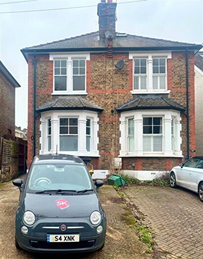 2 Bedroom Semi-Detached House To Rent In The Bittoms, Kingston Upon Thames, KT1