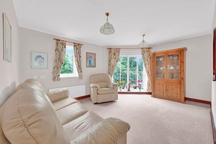 2 Bedroom Flat For Sale In Cavell Drive, Ingleborough Cavell Drive, EN2