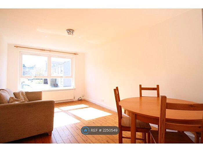 1 Bedroom Flat To Rent In Oxgangs Gardens, Edinburgh, EH13