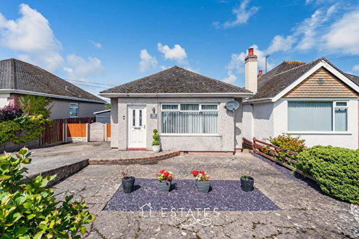 3 Bedroom Detached Bungalow For Sale In Fforddisa, Prestatyn, LL19