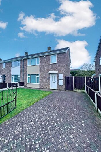 3 Bedroom Semi Detached House To Rent In Valley Drive, Branton, Doncaster, DN3