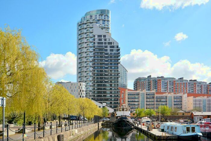 Studio To Rent In Streamlight Tower, Province Square, Canary Wharf, Blackwall, London, E14