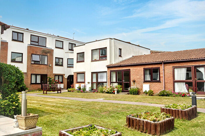 1 Bedroom Flat For Sale In Homegrange House, Milford On Sea, SO41