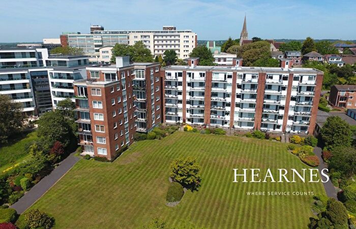 2 Bedroom Flat For Sale In Parkstone Road, Poole, BH15