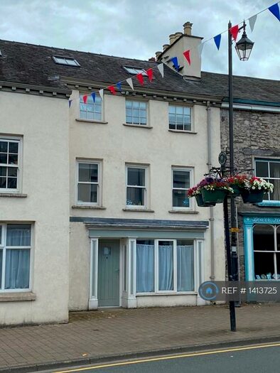 3 Bedroom Maisonette To Rent In Wheatsheaf Apartments, Kendal, LA9