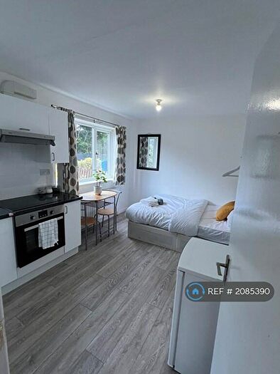 Studio To Rent In Minster Road, Ecclesfield, Sheffield, S35