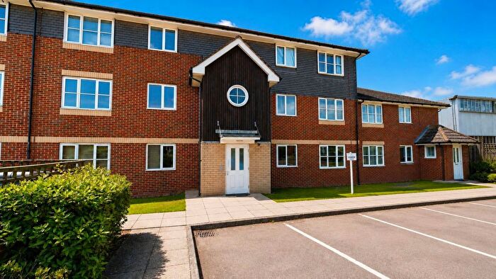 1 Bedroom Flat For Sale In Wenham Place, Hatfield, AL10