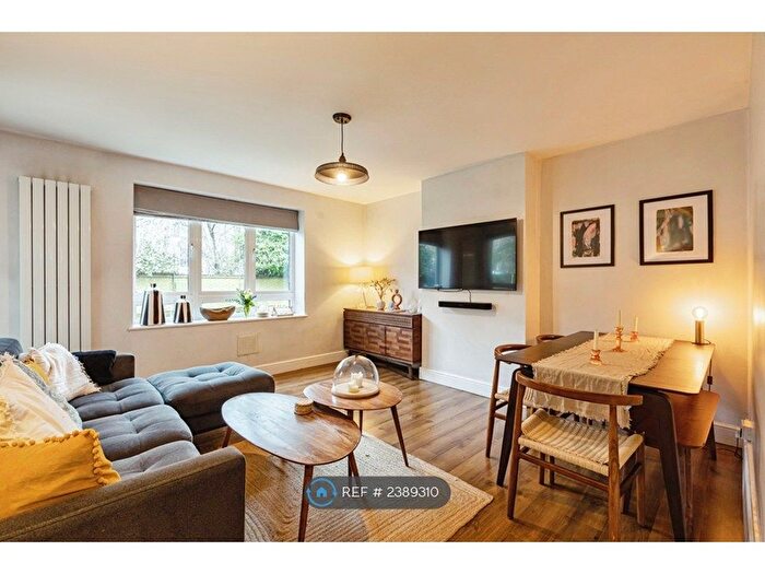 3 Bedroom Flat To Rent In Queen Margaret's Grove, London, N1