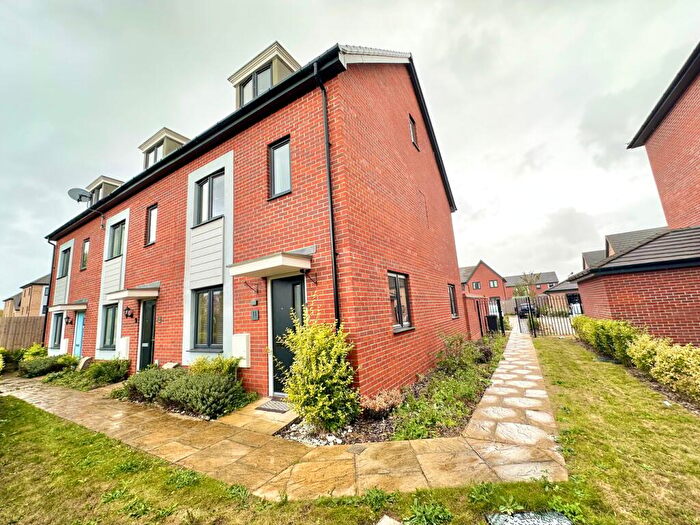 3 Bedroom End Of Terrace House To Rent In Bengrove, Wolverton Mill, Milton Keynes, MK12