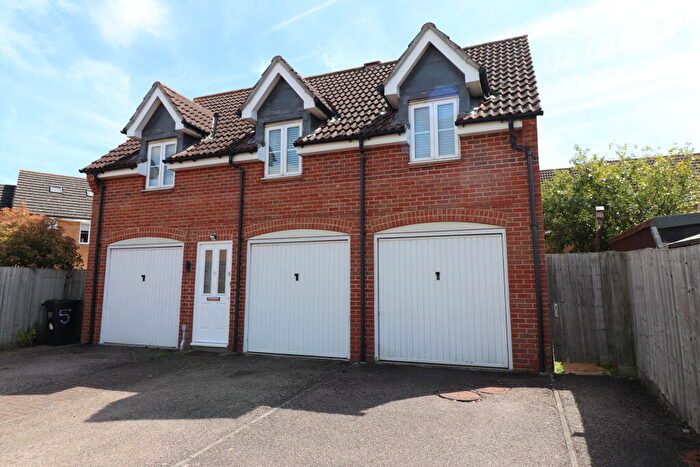 2 Bedroom Apartment To Rent In Muir Place - Wickford, SS12