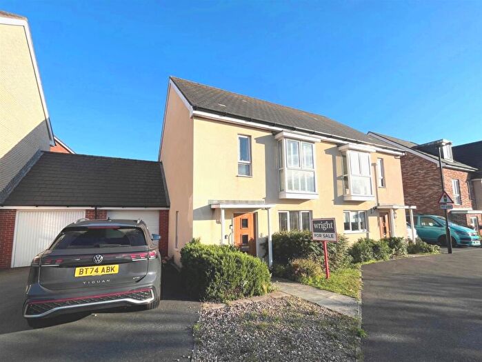 3 Bedroom House For Sale In Church Path, East Cowes, PO32
