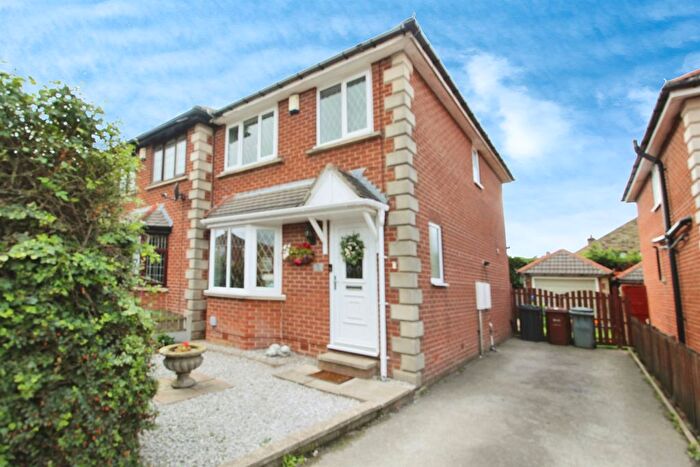 3 Bedroom Semi-detached House For Sale In Haigh Moor Road, Tingley, Wakefield, WF3