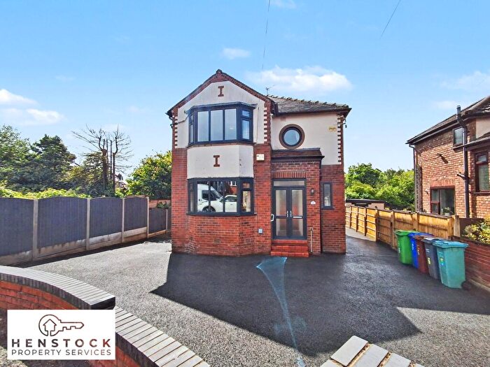 3 Bedroom Detached House For Sale In Ringcroft Gardens, Manchester, M40