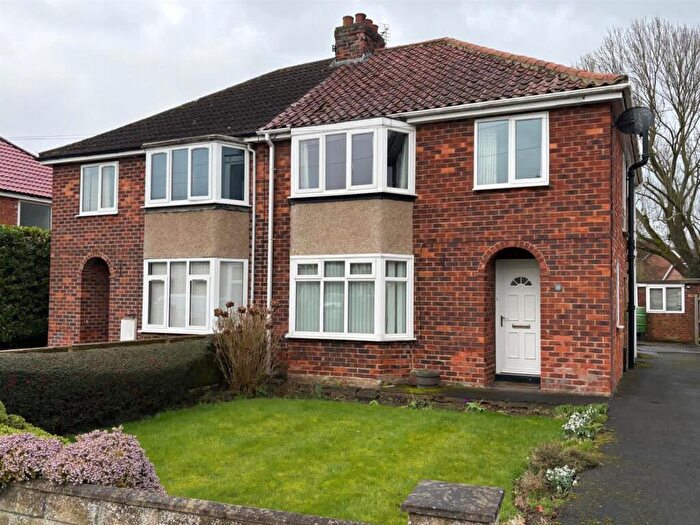 3 Bedroom Semi Detached House For Sale In The Close, Northallerton, DL7